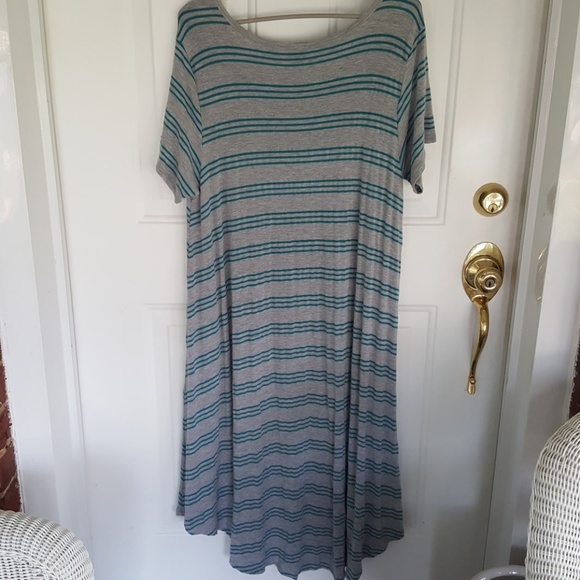 Lularoe Carly. NWOT - Picture 2 of 3